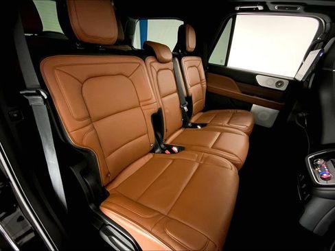 Used 2018 Lincoln Navigator Reserve w/ Technology Package AWD/4WD image 15