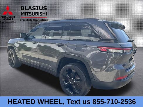 Used 2023 Jeep Grand Cherokee Altitude AWD/4WD image 12