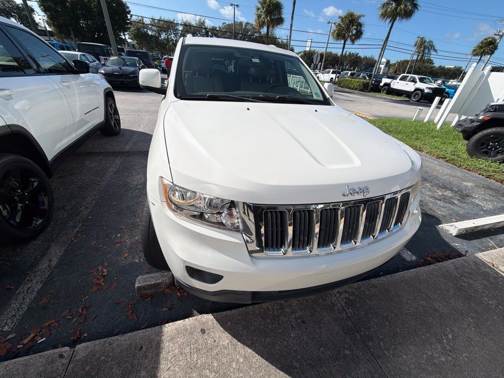 Used 2011 Jeep Grand Cherokee Laredo RWD image 4