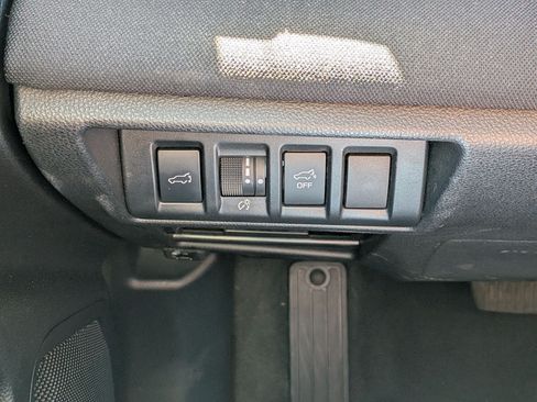 Used 2025 Subaru Outback Premium AWD/4WD image 18