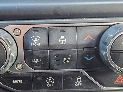 Certified 2020 Jeep Wrangler Unlimited Sahara image 31