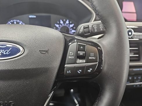 Used 2022 Ford Escape SE w/ SE Sport Appearance Package image 19