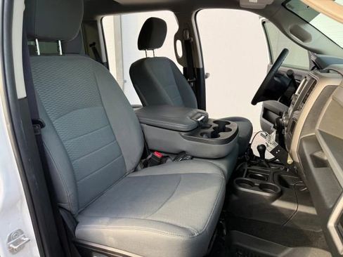 Used 2018 RAM 2500 Tradesman w/ Chrome Appearance Group image 25