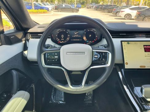Used 2025 Land Rover Range Rover Sport SE image 24