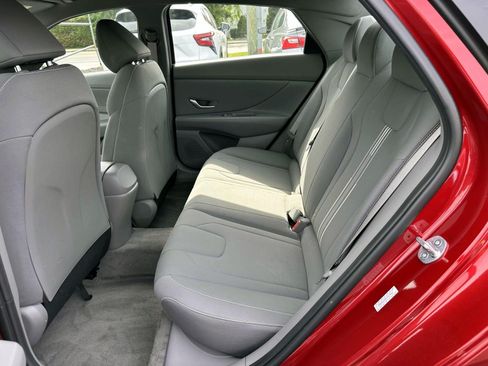 Used 2023 Hyundai Elantra SEL w/ Convenience Package FWD image 12
