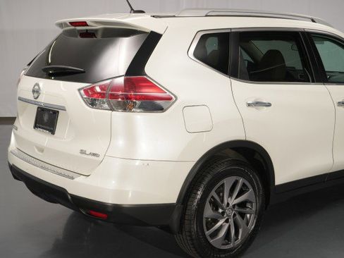 Used 2016 Nissan Rogue SL w/ SL Premium Package image 15