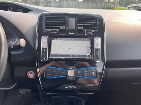 Used 2016 Nissan Leaf SL w/ Premium Package FWD image 16