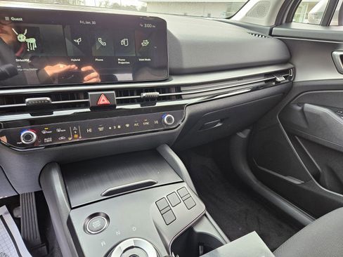 New 2026 Kia Sportage LX image 13