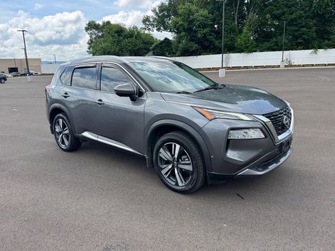 Used 2023 Nissan Rogue SL w/ SL Premium Package FWD image 2