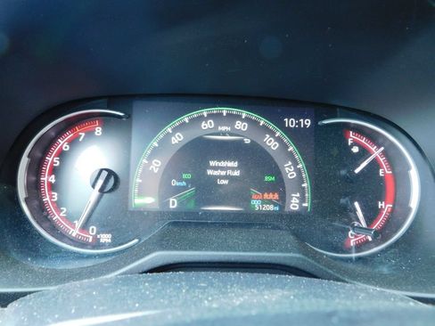 Used 2023 Toyota RAV4 XLE w/ Convenience Package FWD image 12