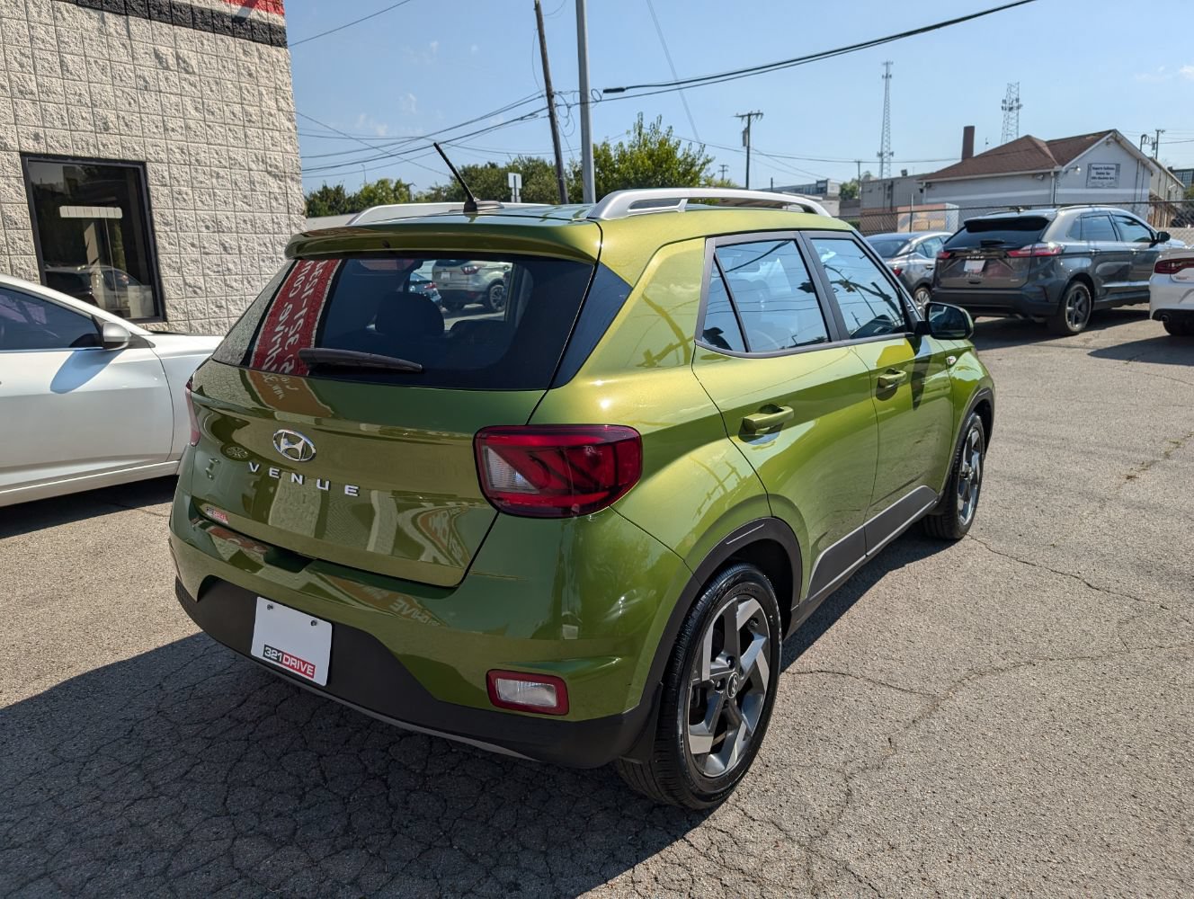 Used 2024 Hyundai Venue SEL FWD image 6