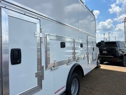 New 2026 Chevrolet Express 4500 w/ Power Convenience Package RWD image 28