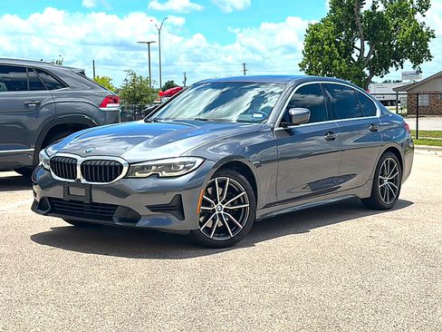 Used 2021 BMW 330i Sedan w/ Convenience Package RWD image 2