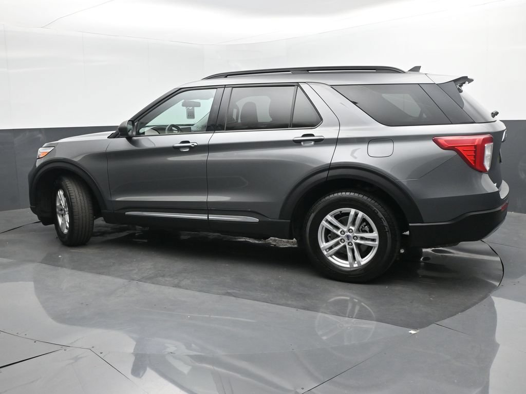 Used 2023 Ford Explorer XLT w/ Equipment Group 202A AWD/4WD image 28