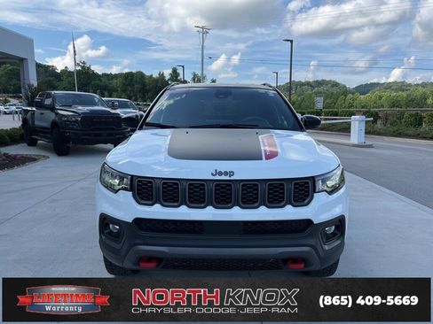 Used 2024 Jeep Compass Trailhawk image 31