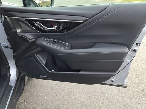 Used 2023 Subaru Outback Limited image 5