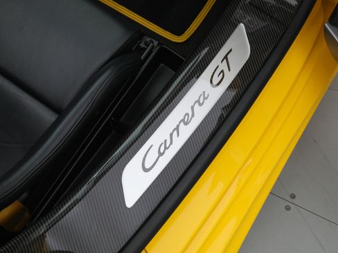Used 2005 Porsche Carrera GT RWD image 24