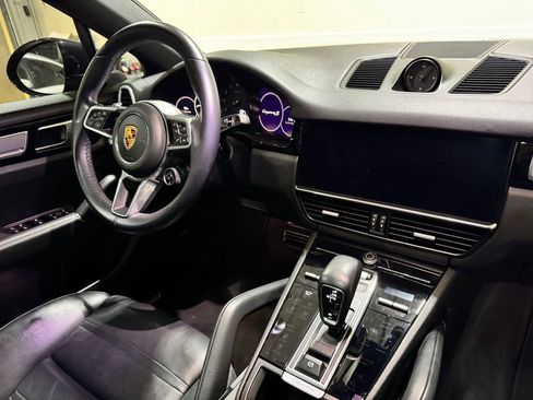 Used 2022 Porsche Cayenne S image 31
