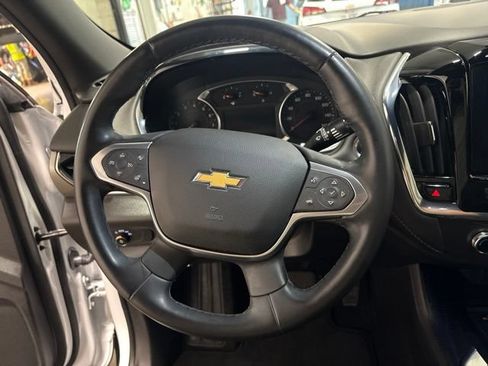 Used 2023 Chevrolet Traverse LT w/ LT Premium Package AWD/4WD image 15