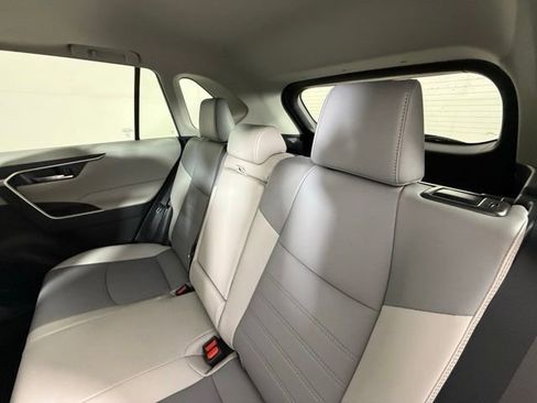Used 2022 Toyota RAV4 XLE Premium image 36