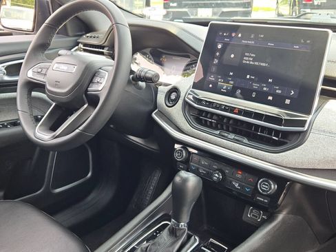Used 2023 Jeep Compass Latitude w/ Convenience Group AWD/4WD image 8