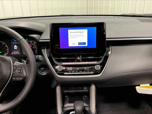 Used 2024 Toyota Corolla Cross AWD Hybrid w/ Moonroof Package image 6