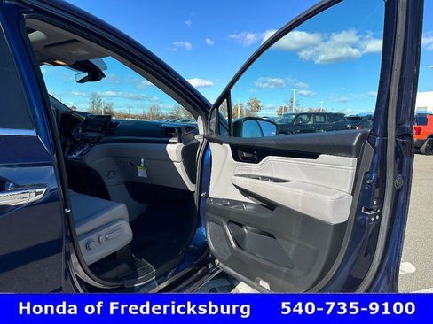 Certified 2024 Honda Odyssey Touring image 36