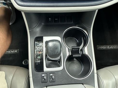 Used 2018 Toyota Highlander XLE FWD image 26