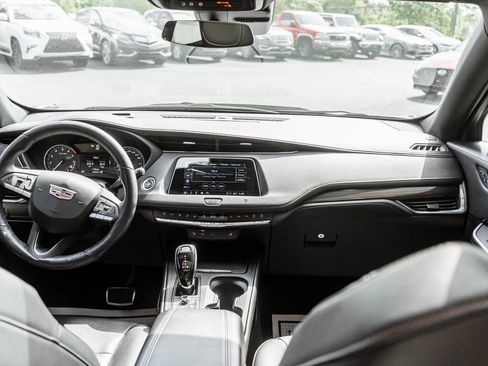 Used 2021 Cadillac XT4 Sport image 8