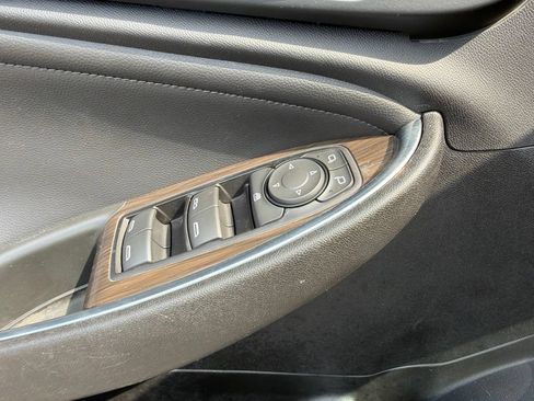 Used 2022 Chevrolet Malibu Premier FWD image 33