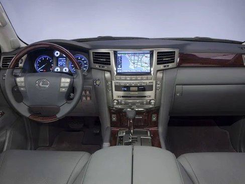 Used 2011 Lexus LX 570 4WD w/ Luxury Pkg image 34