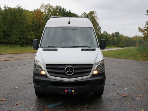 Used 2017 Mercedes-Benz Sprinter 2500 image 8