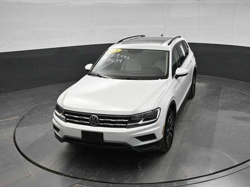 Used 2021 Volkswagen Tiguan SE w/ Panoramic Sunroof Package AWD/4WD image 23