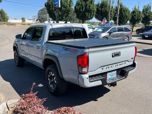 Used 2019 Toyota Tacoma TRD Off-Road AWD/4WD image 5