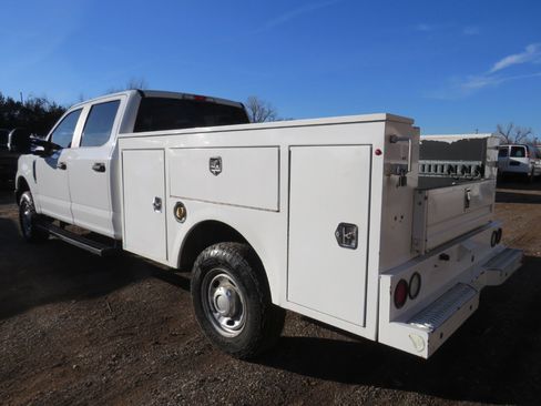 Used 2019 Ford F250 XL w/ Power Equipment Group image 19