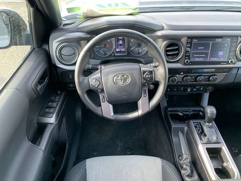 Used 2023 Toyota Tacoma TRD Off-Road image 18