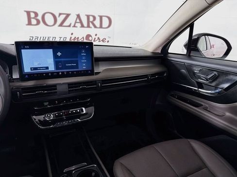 Certified 2024 Lincoln Corsair AWD w/ Equipment Group 101A image 27