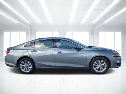Used 2024 Chevrolet Malibu LT image 2
