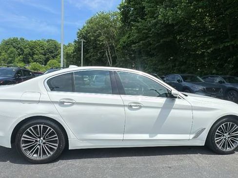 Used 2017 BMW 530i xDrive AWD/4WD image 4