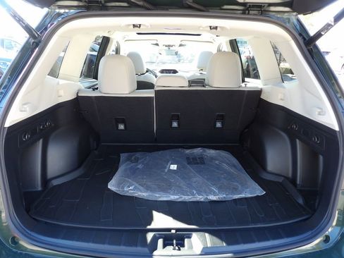 Used 2024 Subaru Forester Premium image 27