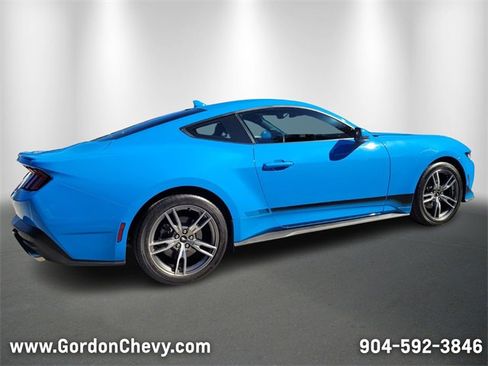 Used 2024 Ford Mustang Premium image 5