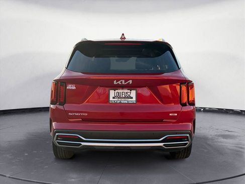 Used 2023 Kia Sorento EX w/ Panoramic Sunroof Package image 5