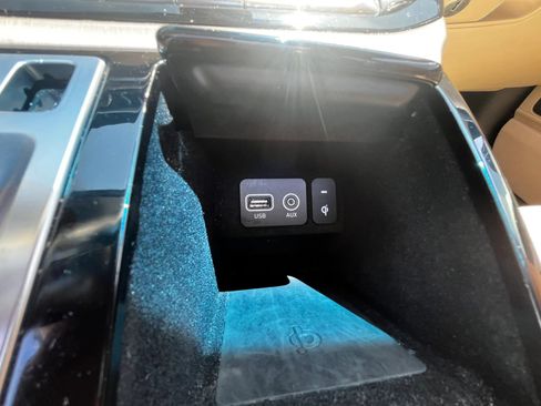 Used 2018 Genesis G90 5.0 Ultimate AWD/4WD image 22