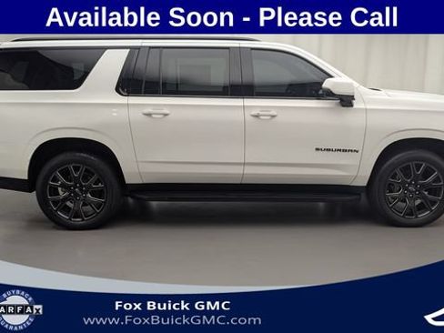 Used 2023 Chevrolet Suburban RST w/ Sport Performance Package AWD/4WD image 4