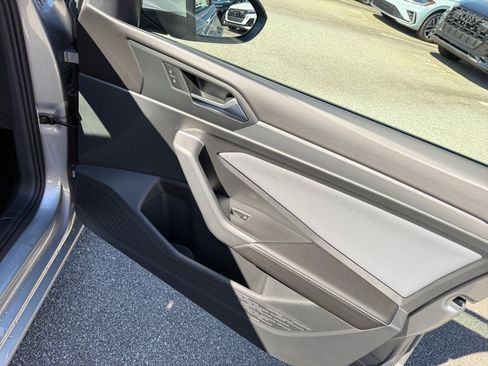 New 2026 Volkswagen Jetta SE FWD image 31