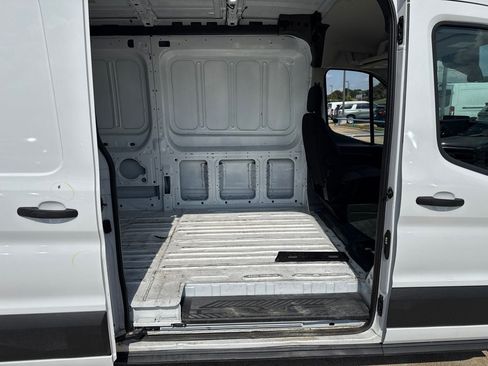 Used 2023 Ford Transit 250 Medium Roof RWD image 10