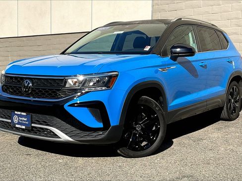 Certified 2024 Volkswagen Taos SE image 12