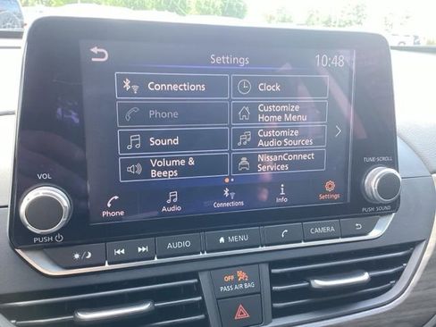 Used 2025 Nissan Altima 2.5 SV FWD image 17