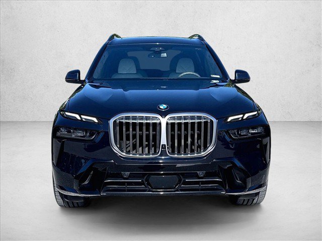 Used 2024 BMW X7 xDrive40i w/ M Sport Package AWD/4WD image 3