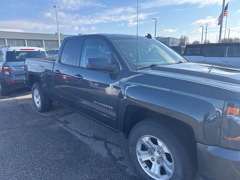 Used 2018 Chevrolet Silverado 1500 LT w/ All Star Edition image 23